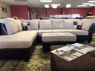 BRAND NEW SECTIONAL SOFA WITH OTTOMAN