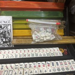 Vintage Mag Jong set with xtra jokers, flowers and rack