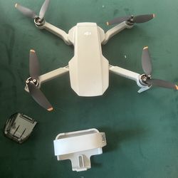 DJI Mini 2 Fly More Combo