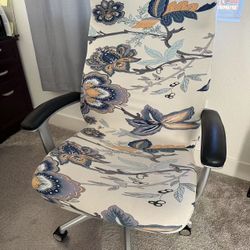 Comfortable office chair with fabric cover 
