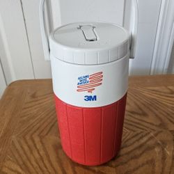 VINTAGE COLEMAN POLYLIT 5590 1/2 GALLON WATER COOLER