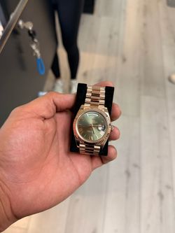Rolex Day Date President 228235 40mm Olive Green Dial 18k Rose Gold Box Papers