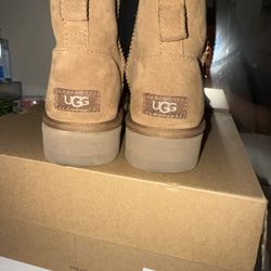 Uggs Mini Platform Size 5 
