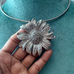 Sunflower Pendant Choker Necklace 