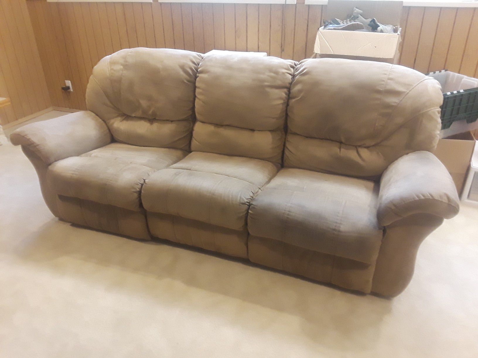 Dual reclining couch with matching recliner