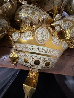 Gold Foil Crown Balloons