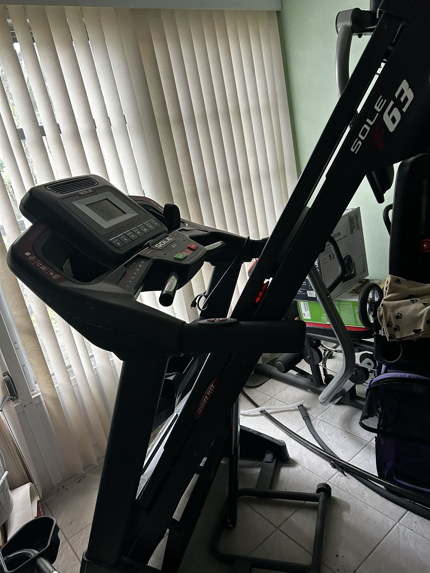 SOLE TREADMILL