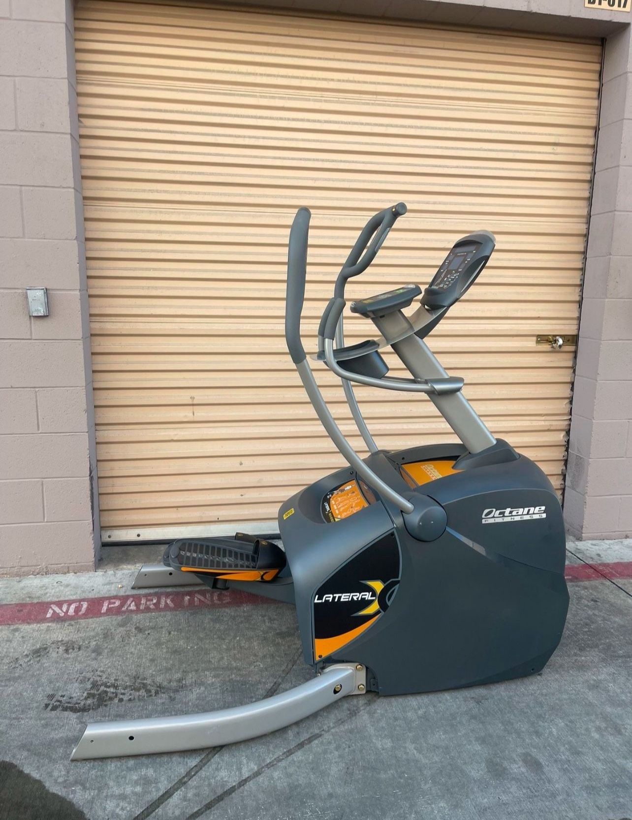 Octane Fitness LX8000 LateralX Elliptical