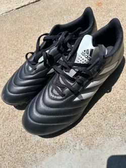 Mens Adidas Futbol boots
