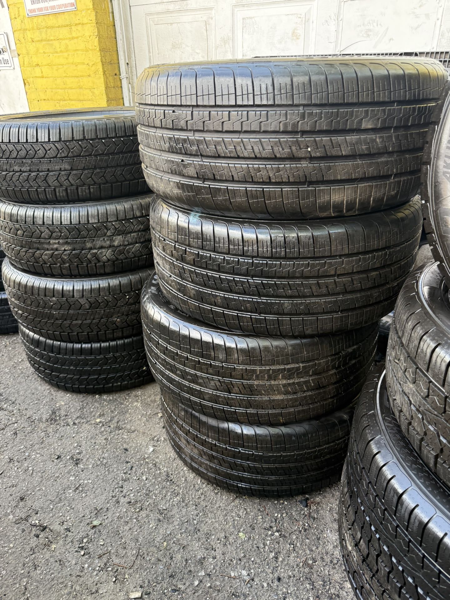 4 Tires Size 255 40 R19