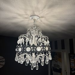 Chandelier Vintage White 