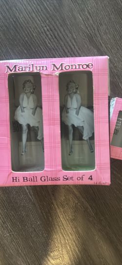 Eight piece drinking glass, Marilyn Monroe set