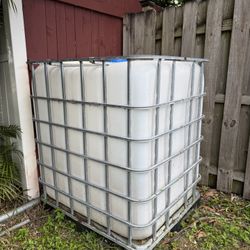 275 gal IBC water tote