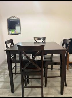 Dinning table and 4 chairs