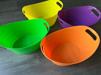 Plastic Party Tubs – Set of 8 Colorful Tubs - New