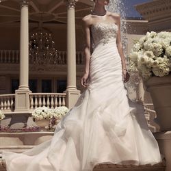 Gorgeous High End Casablanca Style 2107 Wedding Dress  Size 6-8 Clean Perfect Condition