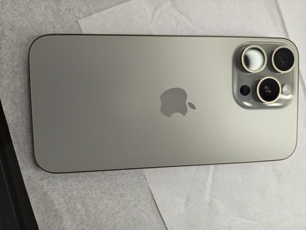 iPhone 15 Pro Max
