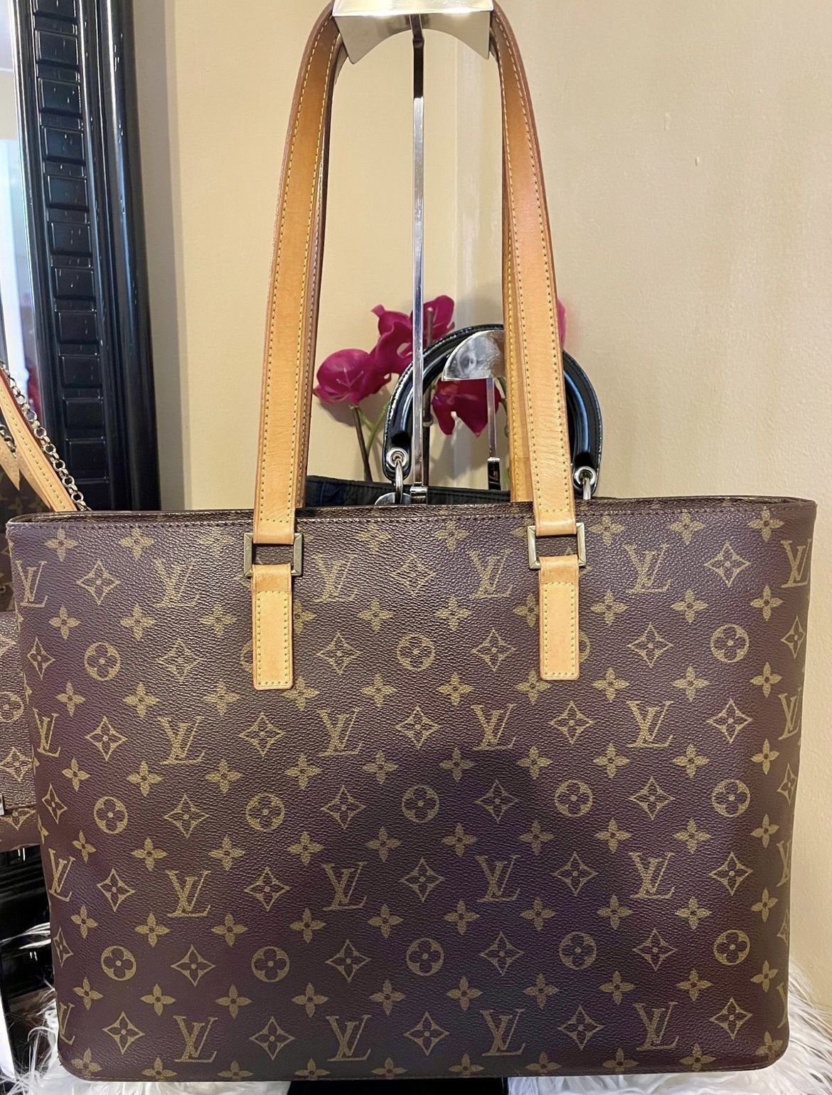 Authentic Louis Vuitton Luco Shoulder Tote Bag