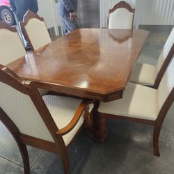 Gorgeous Vintage Solid Wood Dining Table 6 Chairs and Leaf