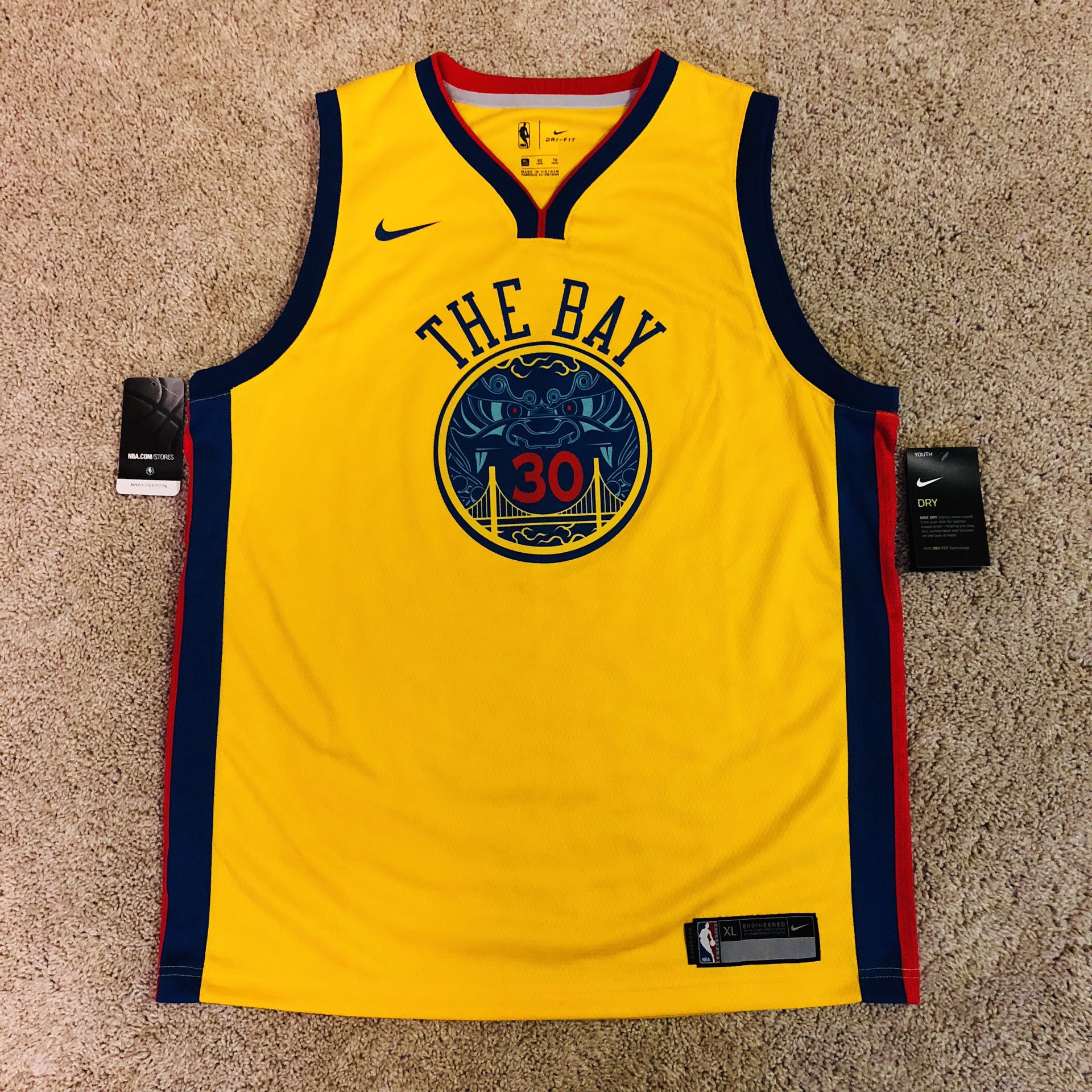 (RARE) Youth Size Medium Stephen Curry Golden State Warriors Jersey for  Sale in New York, NY - OfferUp