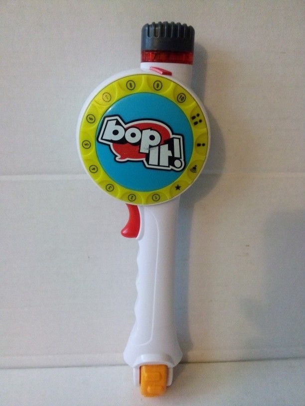 Hasbro Bop It! 2017 Electronic Challenge Party Game Tested Works #4475