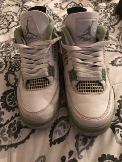 Jordan 4s Oil Green/ Seafoam Size 6.5W