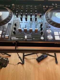 Dj controller by pioneer