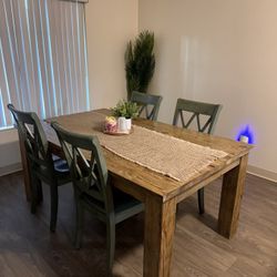 Dinning Table 