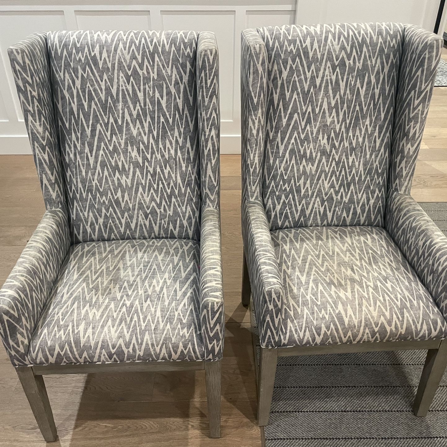 2 Captain Chairs 