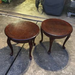 Classic Mahogany Round Lamp Tables (Set of 2) – Warm Cherry Finish, Curved Legs