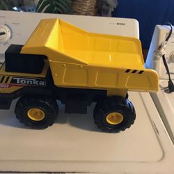 TONKA Classic Metal Dump Truck..17” long X 10 1/2” tall X 10 1/2” wide..like new