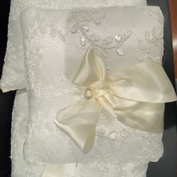 Wedding pillows