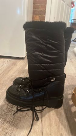 Guess winter boots with fur lining n