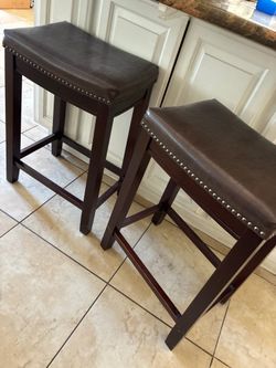 2 Barstools - perfect condition