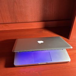Apple MacBook Pro 13” I5/8GB/256GB SSD $140