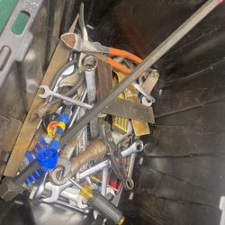 Bunch Of Tools, Give Me A Offer