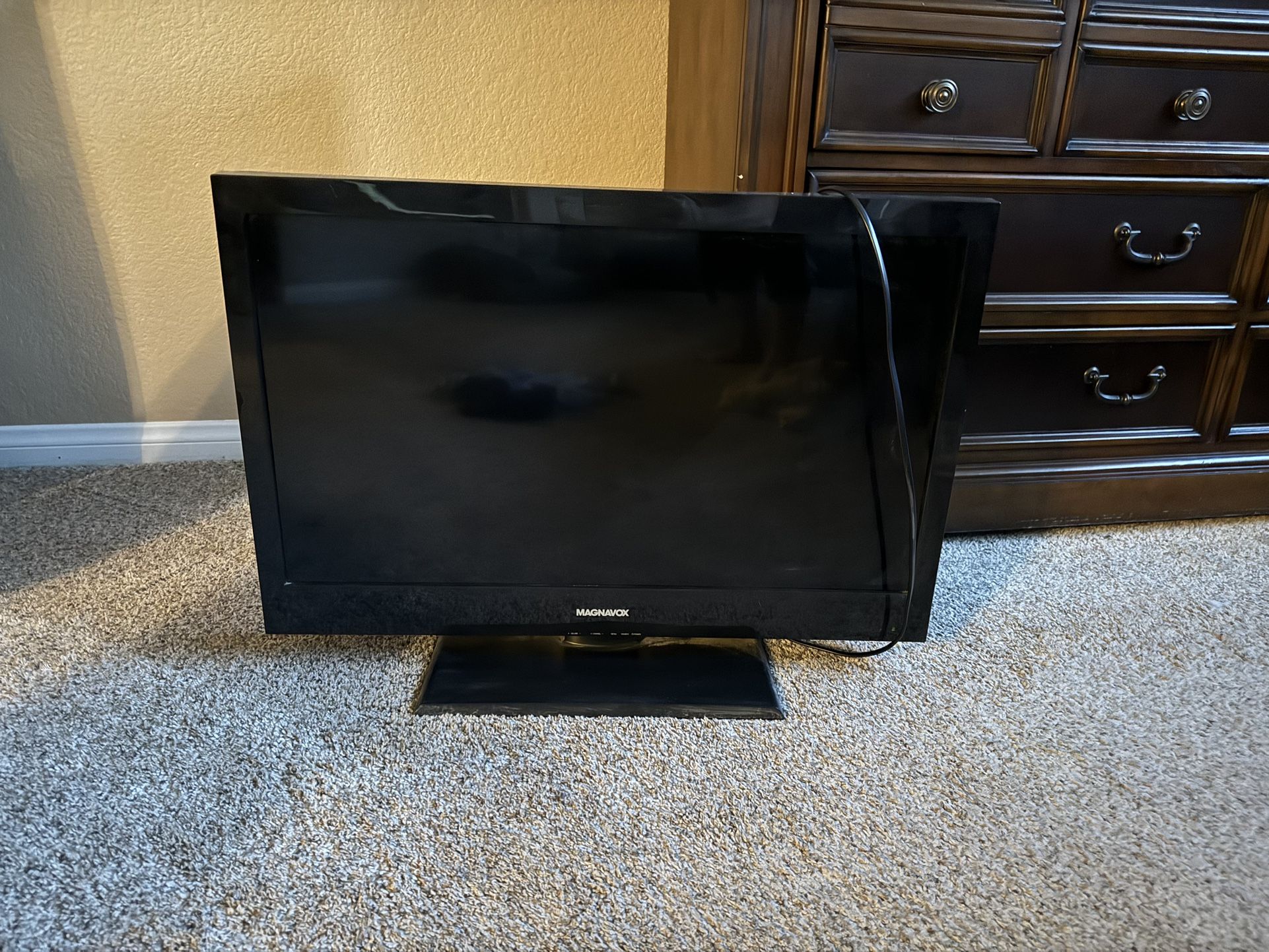32” Magnavox Tv