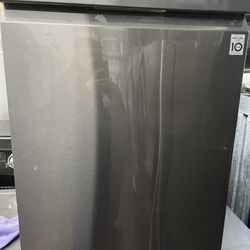 New Open Box LG Dishwasher  black Stainless Steel 