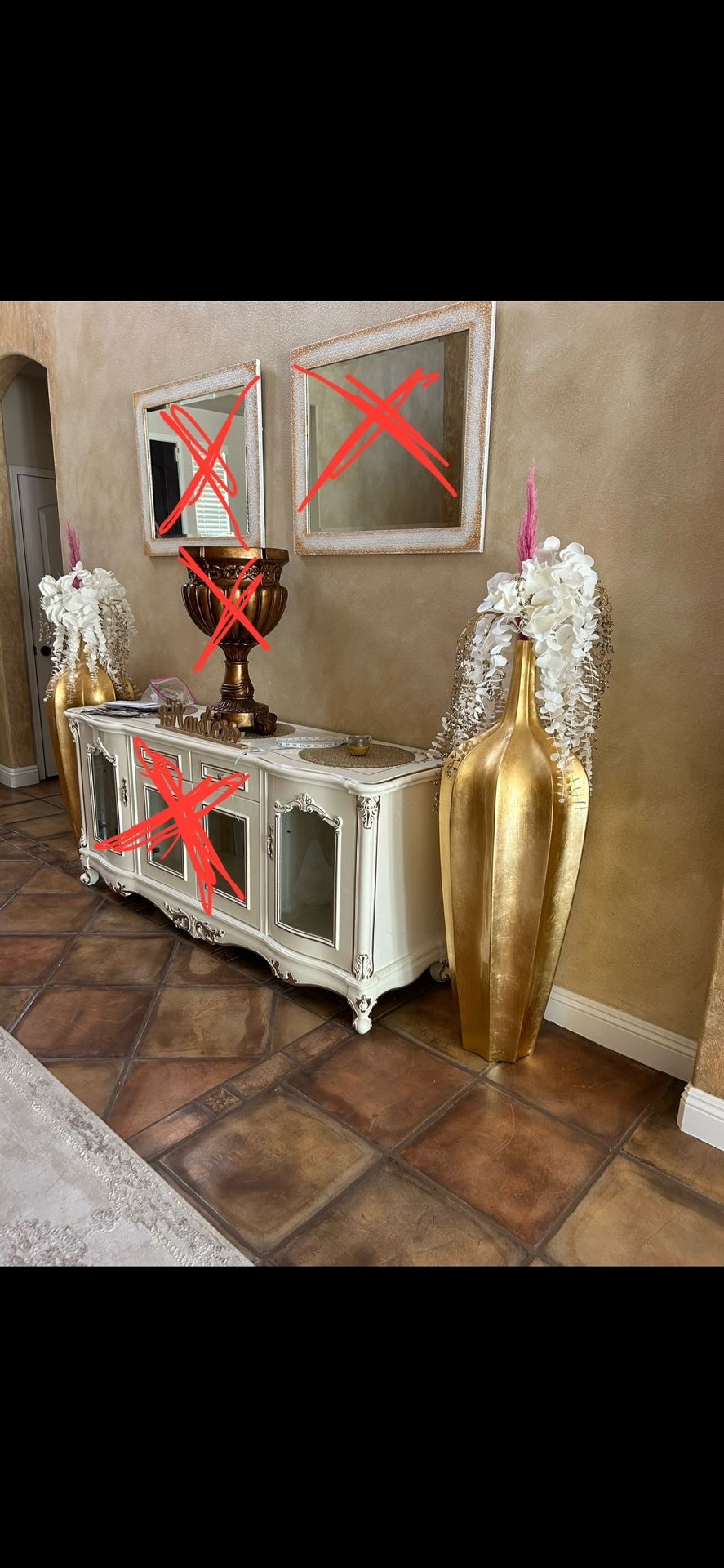 Beautiful gold vases 4 feet tall