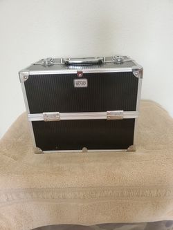 London SOHO New York Black/Silver Carrying Makeup Case