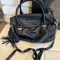 Micheal Kors Hand Bag/ Cross Body 