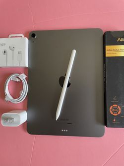 Apple IPad Air 5th Generation (10.9” Liquid Retina/ M1 chip / 2022 Model) 64GB with pen, keyboard case & Accessories (256gb $499)