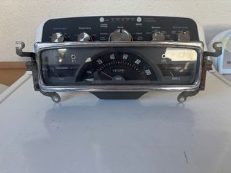 Datsun 521 instrumental cluster