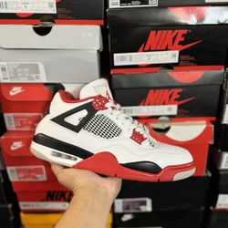 2020 Jordan Fire Red 4s size 11.5 VNDS