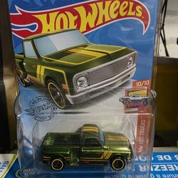 Hot Wheels Super Treasure Hunt 69 Chevy Pickup