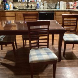 Kitchen Table And  4 Chairs