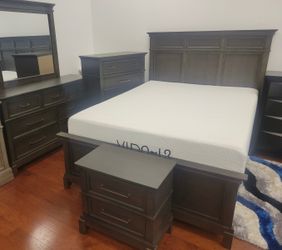 Linex bedroom $599, Queen