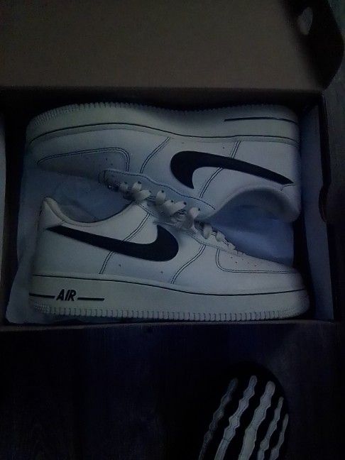 AIR FORCE 1 LV8