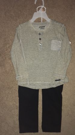 New 2t outfit (2 piece set) with tags