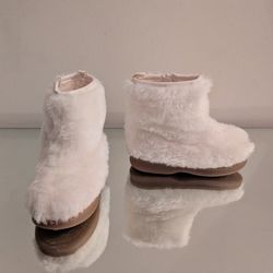 Baby Gap White Fur Boots